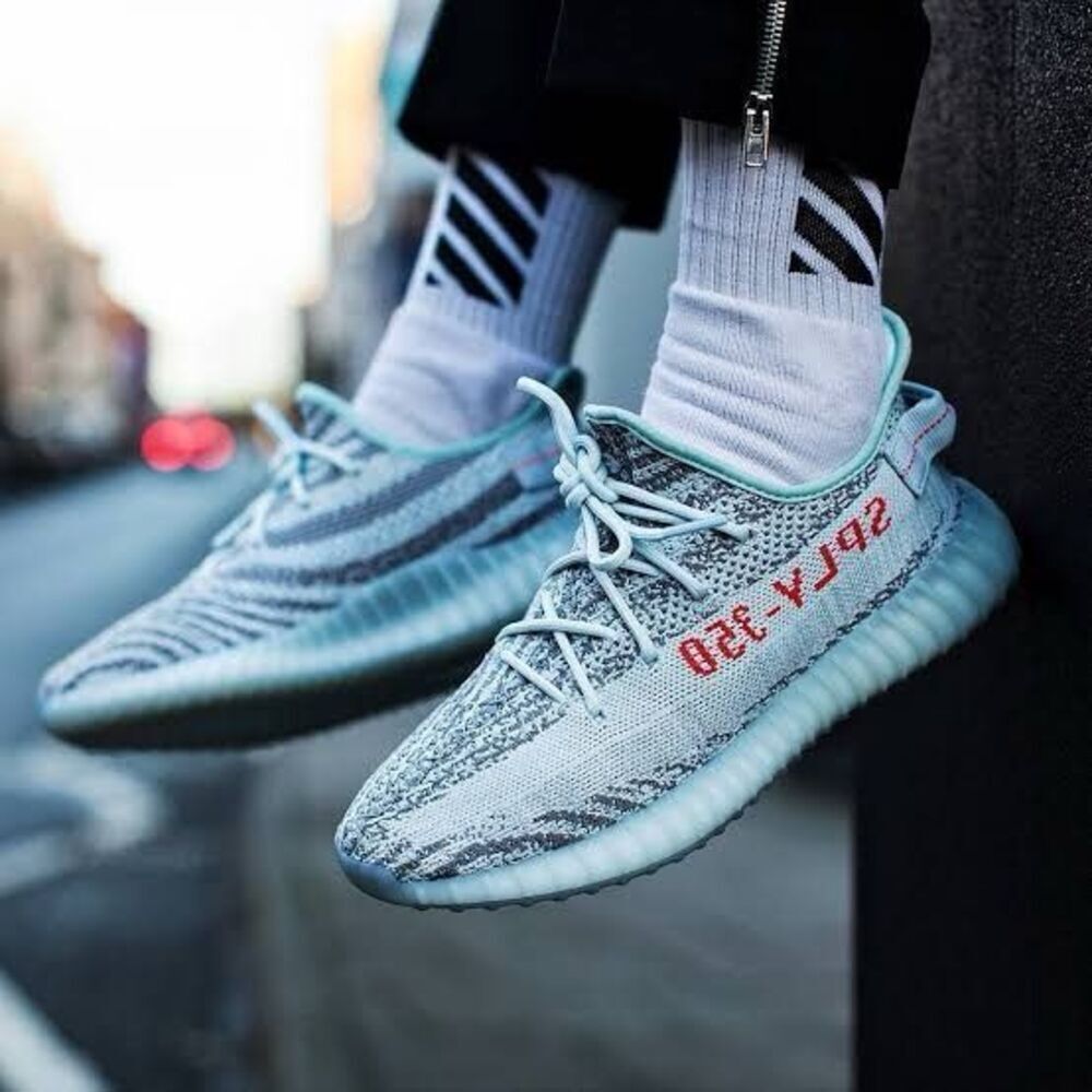 ✨ADIDAS YEEZY Boost 350 V2 “Blue Tint” Sz 8 Sneakers✨